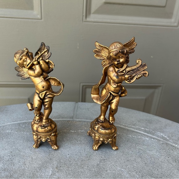Pair of Lightweight Wall Hanging Gold Cherub Angel Figurines Decor - Picture 1 of 7